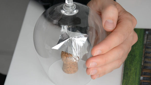 Télékinésie sous verre